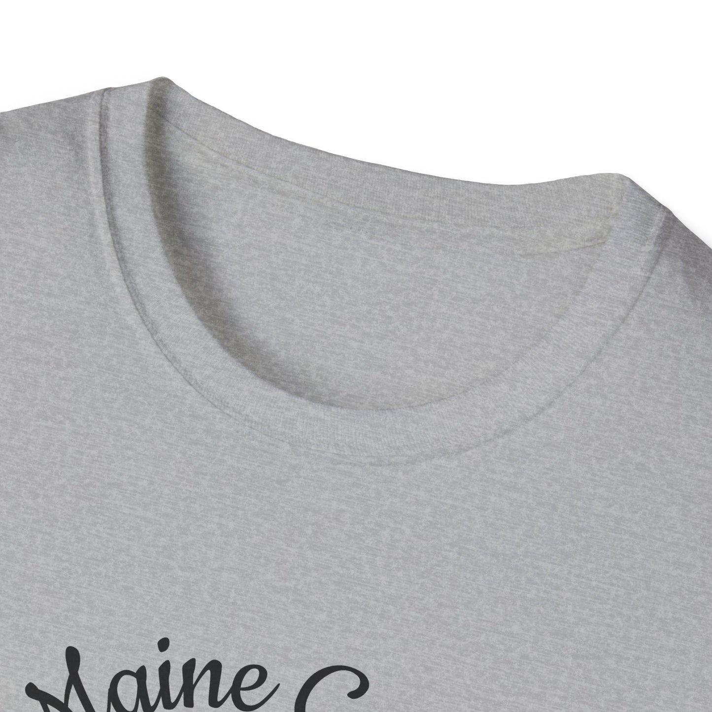 Maine Coon Cat T-Shirt – Detailed Illustration & Paw Print Back Design